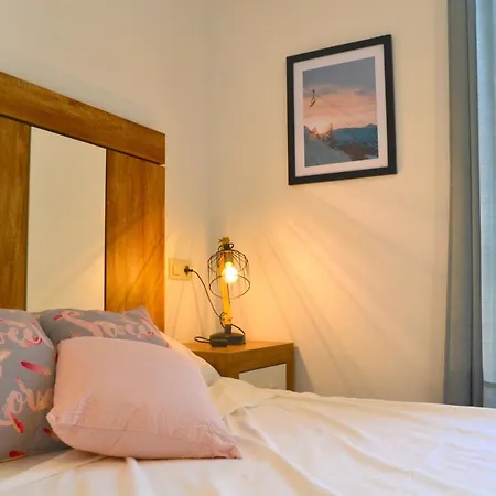 Modern De Muntanya Amb Llar De Foc By Rural D'aneu Apartment