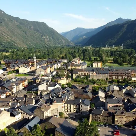 Modern De Muntanya Amb Llar De Foc By Rural D'aneu Esterri D'Aneu