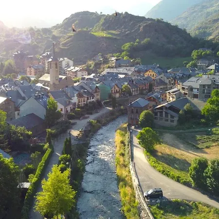 Modern De Muntanya Amb Llar De Foc By Rural D'aneu Apartamento Esterri d'Àneu