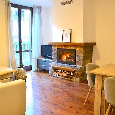 Modern De Muntanya Amb Llar De Foc By Rural D'aneu Apartamento Esterri d'Àneu